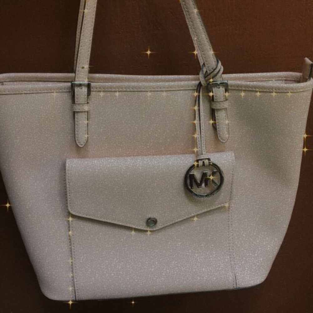 MICKEL KORS PURSE 👜 - Picture 1 of 3